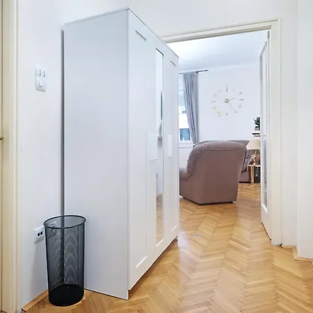 Illusion Downtown بلغراد